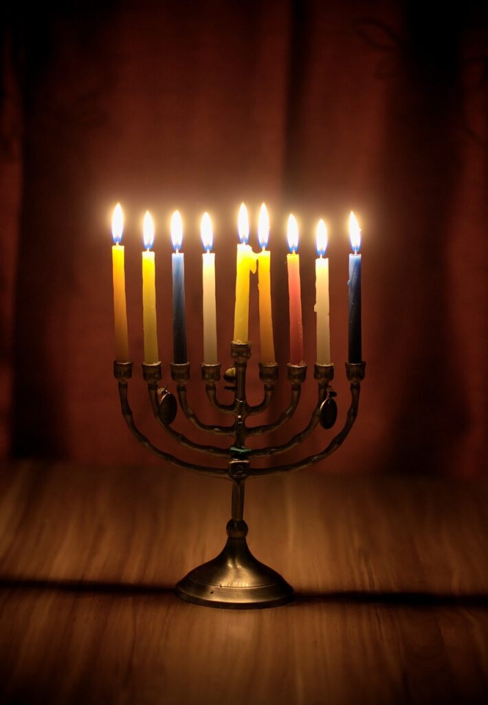 hanukkah, judaism, chandelier-2197684.jpg